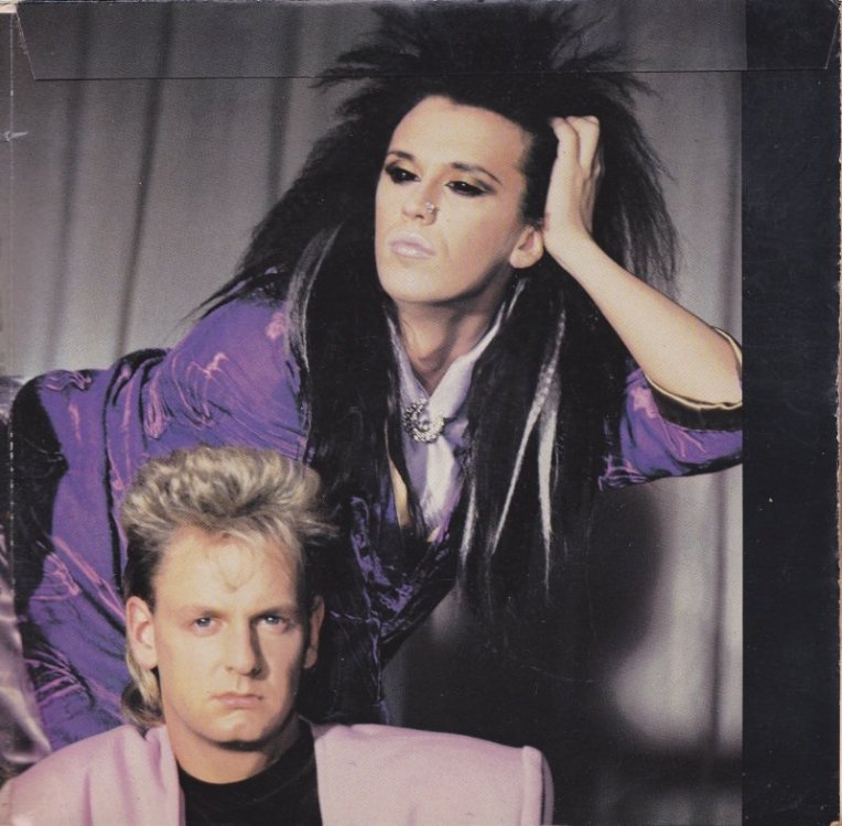 dead-or-alive-you-spin-me-round-like-a-record-1984-5.jpg